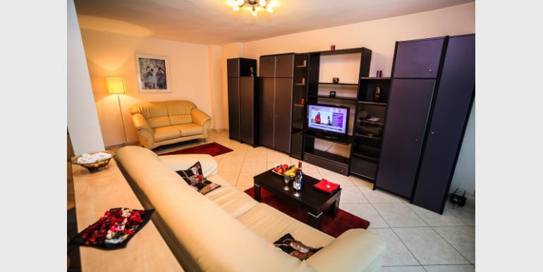 Apartament cu 3 camere - BERLONI - Bulevardul Unirii - Cazari-Bucuresti.ro
