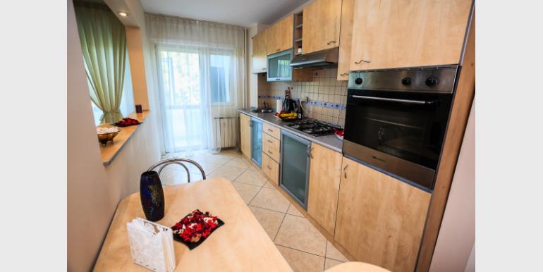Apartament cu 3 camere - BERLONI - Bulevardul Unirii - Cazari-Bucuresti.ro