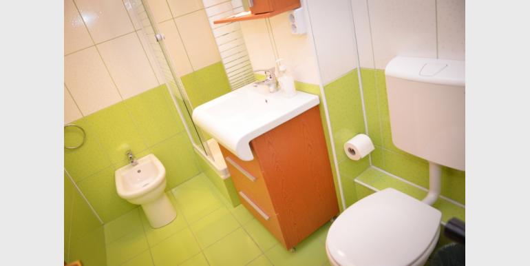 Apartament cu 4 camere - Unirii Fantani - Bd UNIRII NR 18 - Cazari-Bucuresti.ro