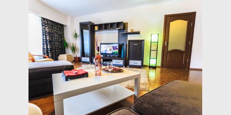 Apartament cu 3 camere - CEC 3 - Rond Alba Iulia - Cazari-Bucuresti.ro