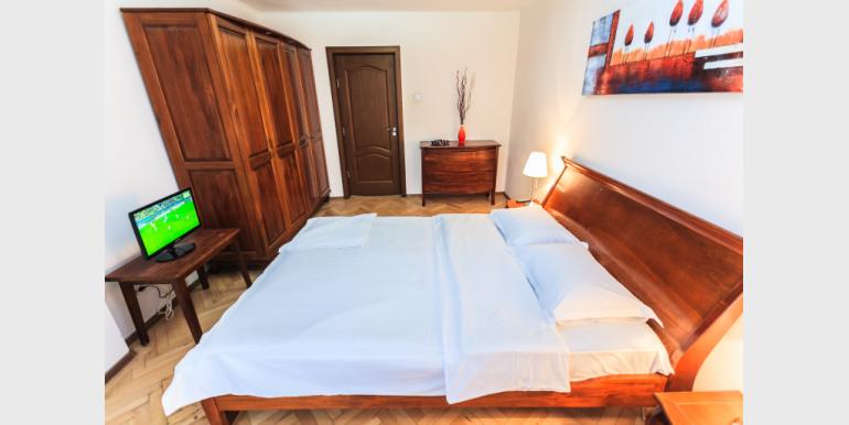 Apartament cu 3 camere - CEC 3 - Rond Alba Iulia - Cazari-Bucuresti.ro