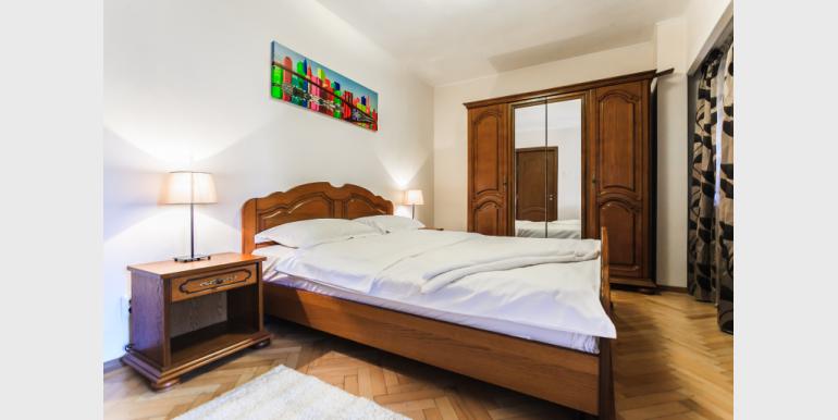 Apartament cu 3 camere - CEC 3 - Rond Alba Iulia - Cazari-Bucuresti.ro