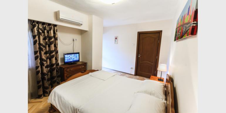 Apartament cu 3 camere - CEC 3 - Rond Alba Iulia - Cazari-Bucuresti.ro