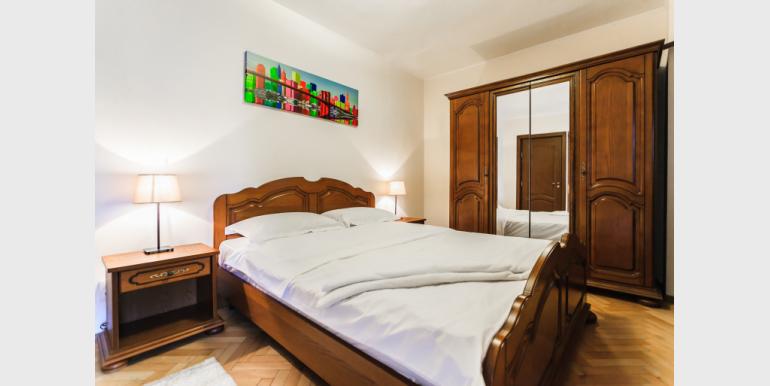 Apartament cu 3 camere - CEC 3 - Rond Alba Iulia - Cazari-Bucuresti.ro