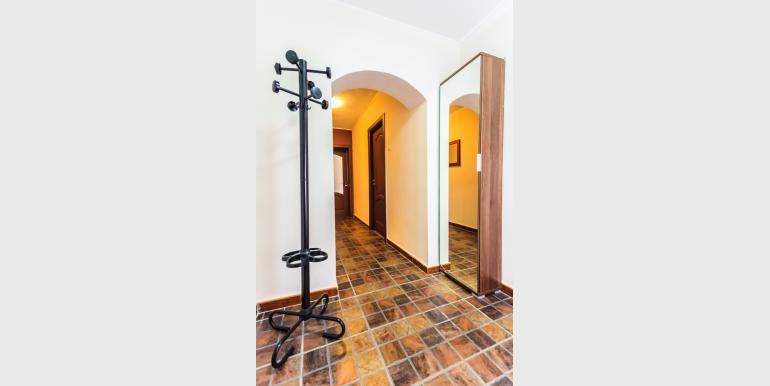 Apartament cu 3 camere - CEC 3 - Rond Alba Iulia - Cazari-Bucuresti.ro